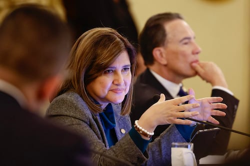 “Esto nos ha preocupado”: Karin Herrera convoca Gabeco extraordinario por alza de combustibles