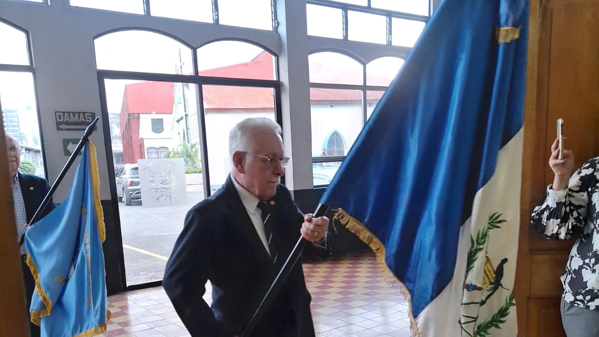 ASOCEXHALL fortalece la educación con becas y reconocimientos a excelencia académica y militar