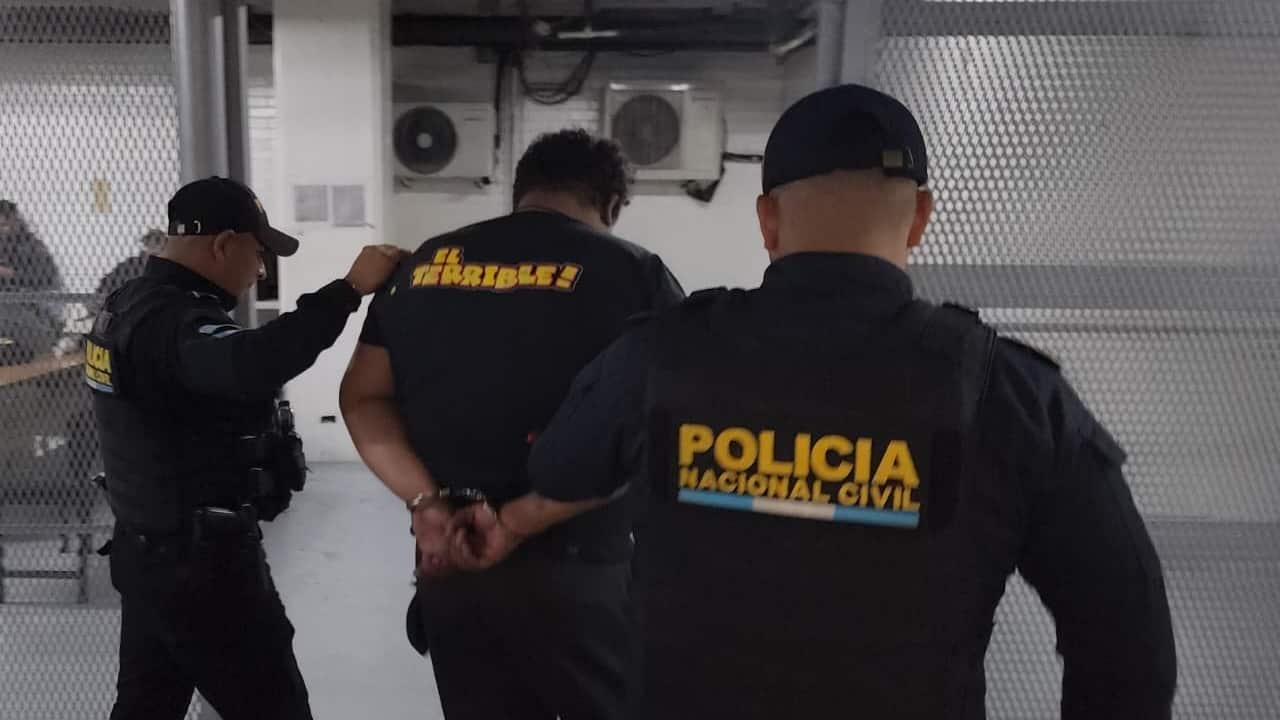 Fue reducido al orden y posteriormente puesto a disposición del juzgado correspondiente.