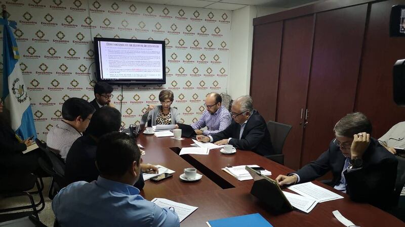 Licitación de suministro de sistemas solares del INDE será auditada por la Contraloría