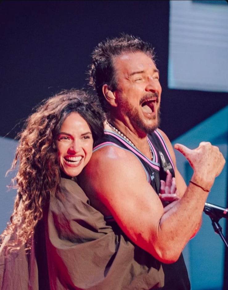 Ricardo Arjona y su hija Adria protagonizan emotivo momento en Miami