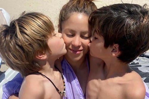 Shakira emociona a fans en Buenos Aires al cantar por primera vez junto a sus hijos