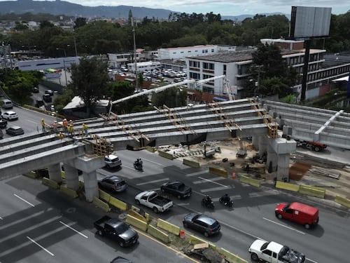 Anuncian cierre parcial por trabajos en paso a desnivel de la Calzada Roosevelt