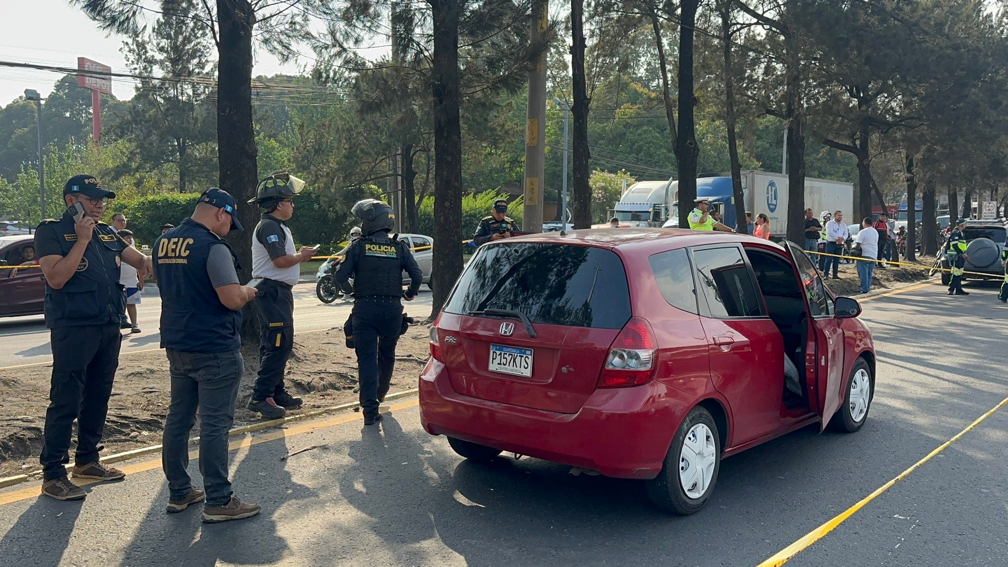 En el lugar fallecieron dos hombres que no han sido identificados. Foto Bomberos Voluntarios