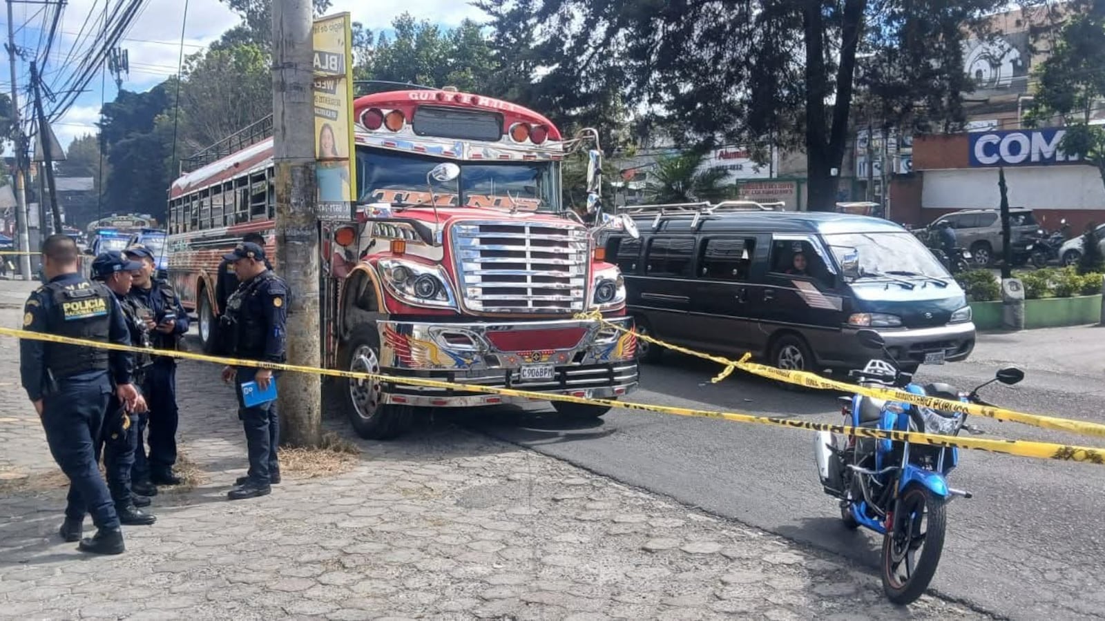 Incidente armado dentro de un bus dejó una mujer fallecida. Foto: RRSS