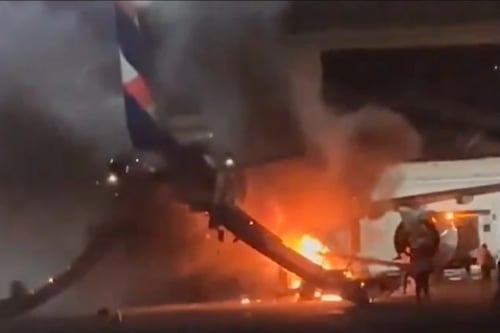 VIDEO. Momentos de terror en Brasil al evacuar un avión en llamas