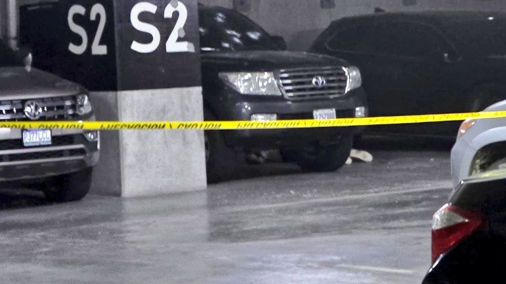 El MP realiza diligencias de investigación a consecuencia de un ataque armado dentro de edificio de clínicas medicas en zona 10. Foto: RR.SS.