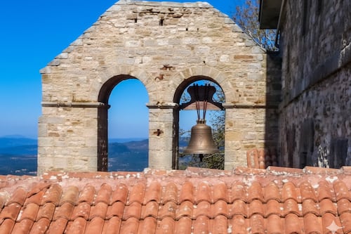 Desaparece una campana de dos toneladas de un santuario