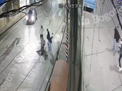 Barristas de Millonarios y Atlético Nacional protagonizaron pelea a cuchillo en Bogotá