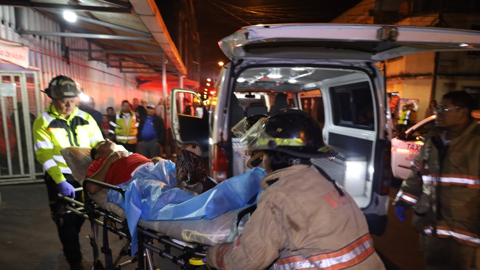 Las víctimas fueron trasladadas al HSJD. Foto: CBV