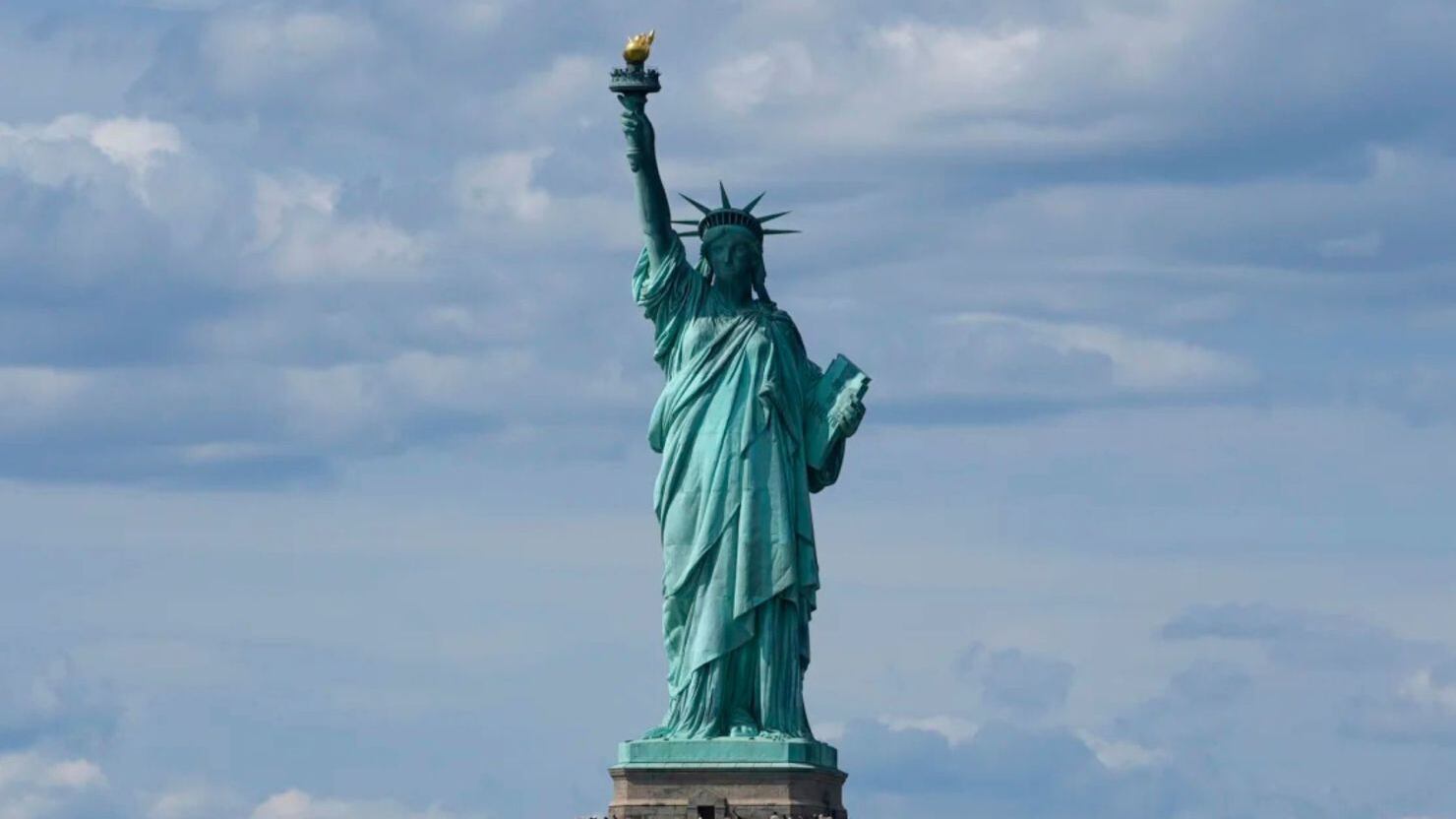 Político francés exige a EE. UU. que devuelva la Estatua de la Libertad