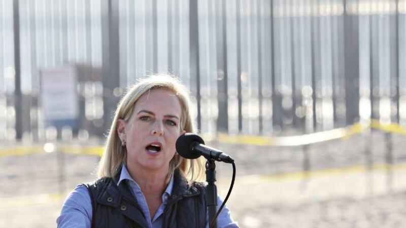 Nielsen advierte contra nueva caravana migrante acercándose a EE. UU.