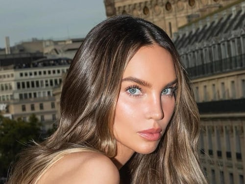 Un año después... Belinda pisa fuerte en París con un look de ensueño