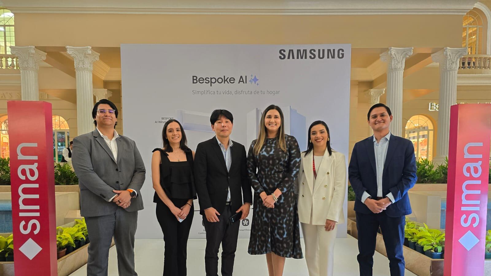 Almacenes Siman junto a Samsung presenta su nueva línea de electrodomésticos Bespoke AI 2025.