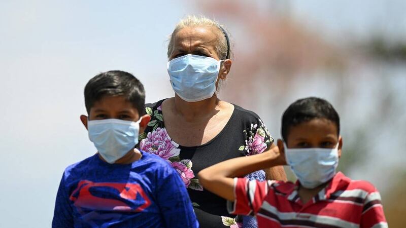 El Salvador restringe los derechos de movilización y reunión por el coronavirus
