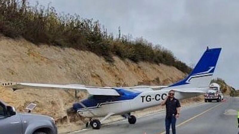 Avioneta hace aterrizaje forzoso en Sacatepéquez, se desconoce falla