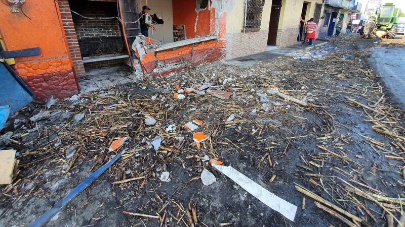 VIDEO. Así quedó el lugar donde volcó un tráiler cañero dejando cinco heridos y un muerto