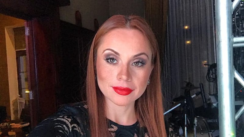 Susana Morazán enamora con sexy y diminuto atuendo de cuero