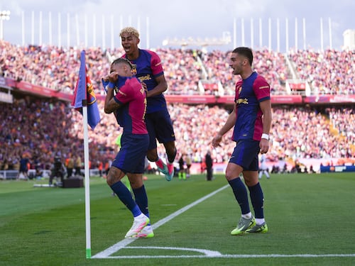 Barcelona logra remontada histórica ante Real Madrid y acaricia el título de LaLiga