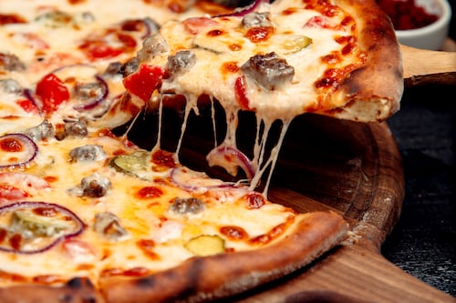 El origen de la pizza, la comida más popular del mundo