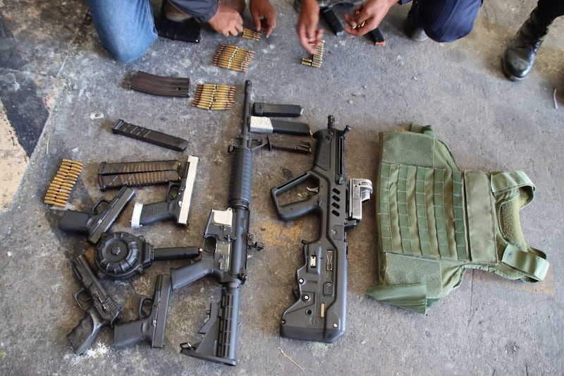 Lo incautado tras la captura. Foto: PNC