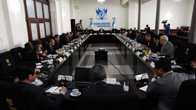 Diputados cuestionan a Contralor por finiquitos de aspirantes a cargos públicos con denuncias