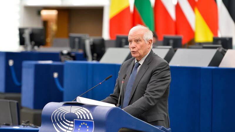 Josep Borrell se une a la personalidades que apoyan a Joe Biden por su decisión