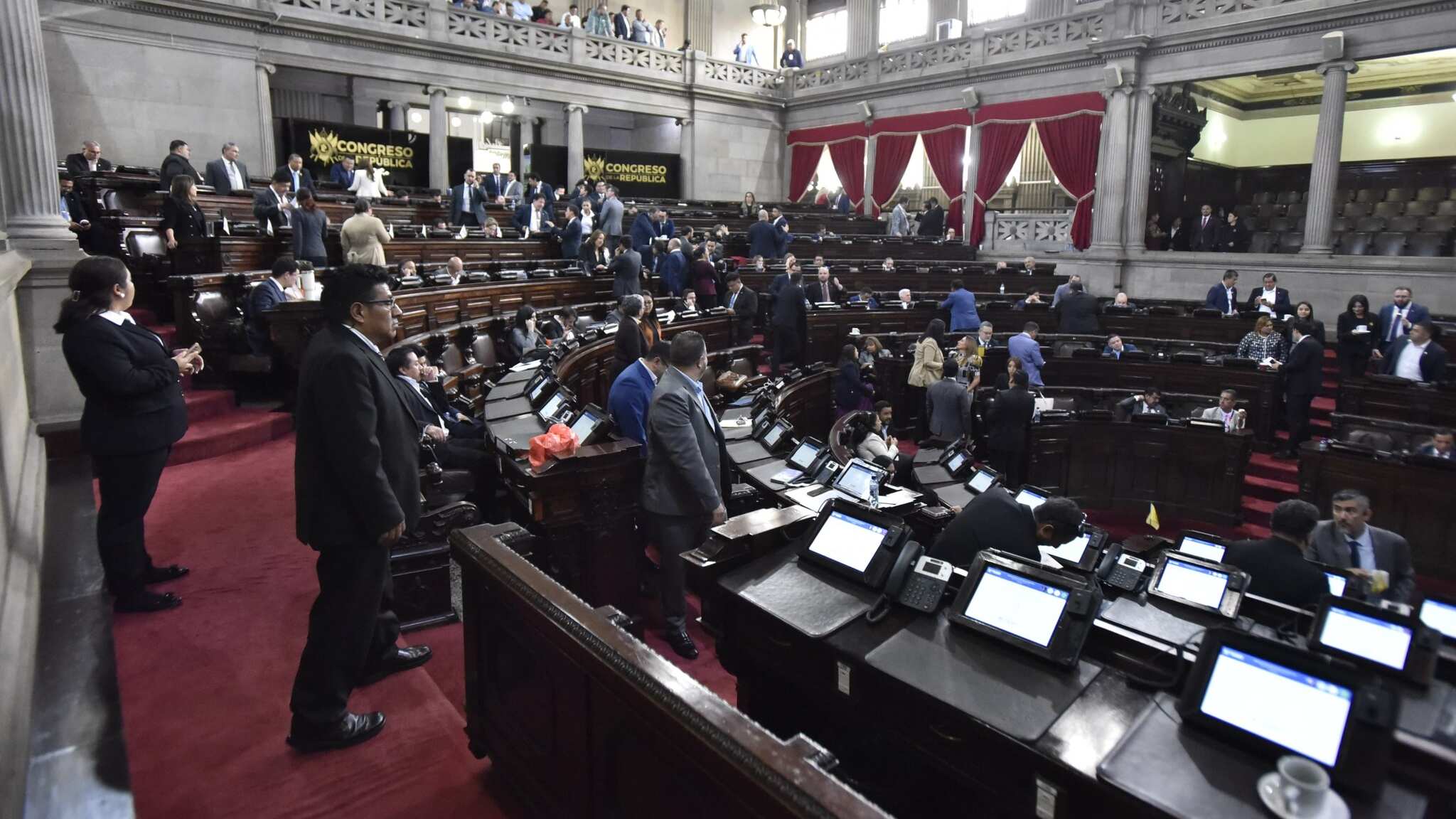 En una maratónica sesión los diputados aprobaron su presupuesto 2025. Foto Congreso