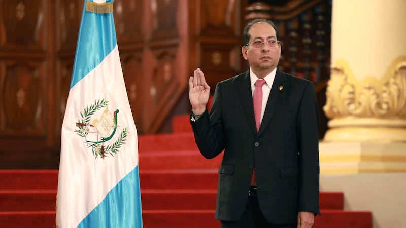 Sergio Recinos es juramentado como presidente del Banguat