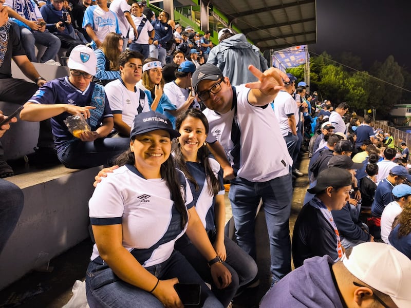 Así se vivió la victoria de Guatemala 4-2 a República Dominicada en el estadio Cementos Progreso. Foto: Kenneth Monzón