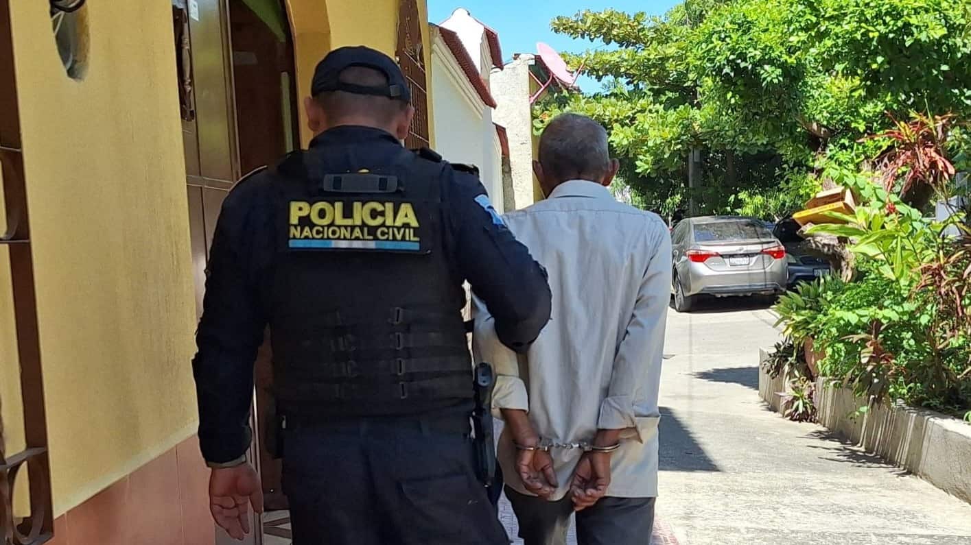 En Jocotán, Chiquimula, policías de la comisaría 23 dieron cumplimiento a una orden de captura. Foto: PNC