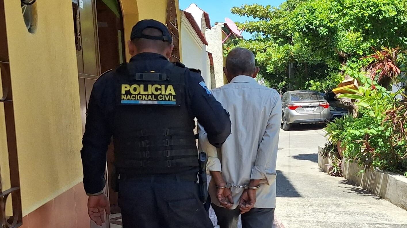 En Jocotán, Chiquimula, policías de la comisaría 23 dieron cumplimiento a una orden de captura. Foto: PNC
