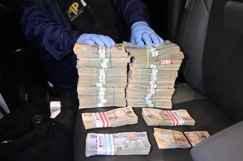 Capturan a mujer por lavado de dinero en Sacatepéquez