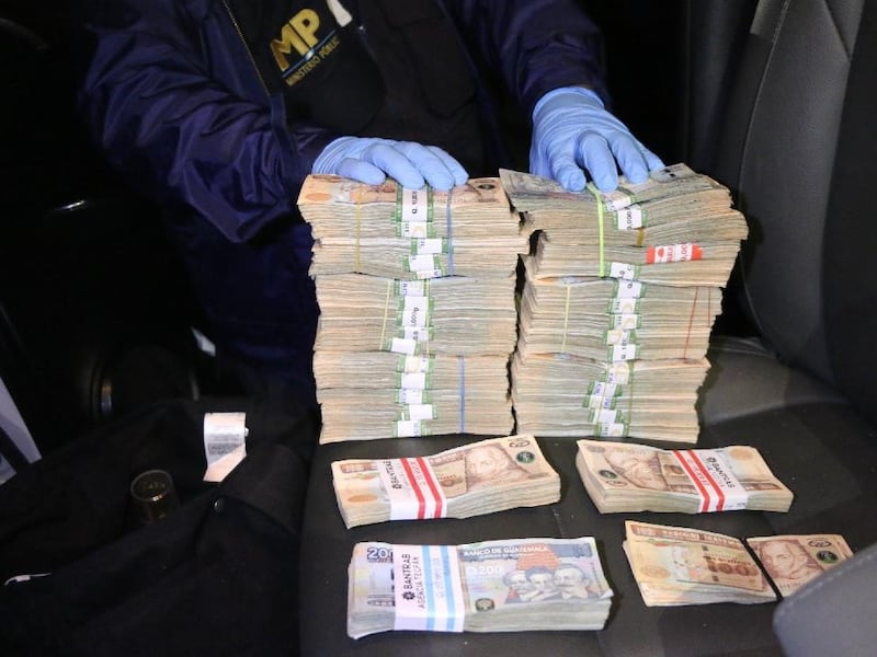 Capturan a mujer por lavado de dinero en Sacatepéquez