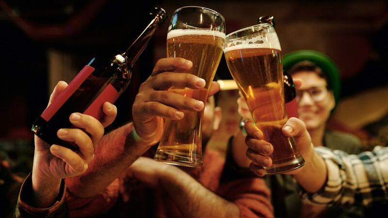 El daño irreversible que pueden causar ocho cervezas en una semana