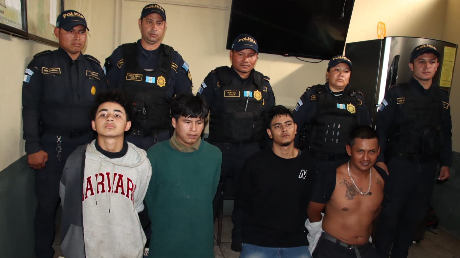 Los 4 detenidos por la PNC son señalados por el ataque armado en el que falleció Sharon Urías. Foto PNC