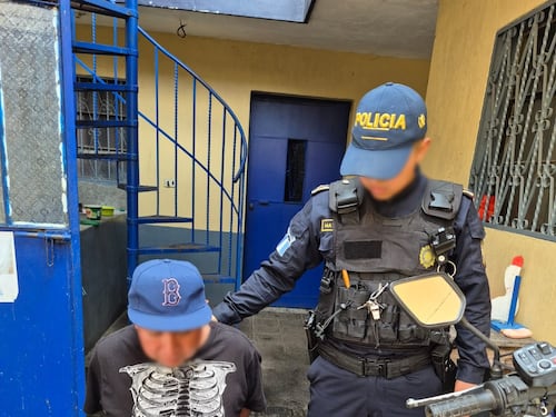 Dos presuntos motosicarios caen tras atentado contra concejal de Chinautla
