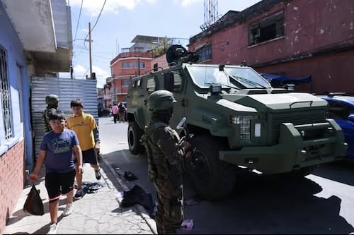 Fotos: Los vehículos tácticos blindados del Ejército que rodean el Gallito en megaoperativo