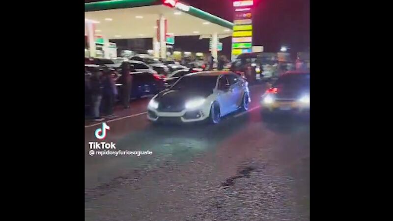 VIDEO. Siguen las carreras clandestinas en carretera a El Salvador