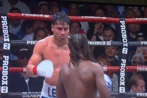 ¡Lester Martínez hace historia y se corona campeón mundial!