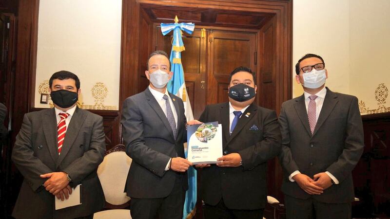 Gobierno contempla Q19 millardos en endeudamiento público en 2022