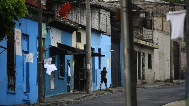 En medio del COVID-19, El Salvador inicia reapertura gradual de su economía