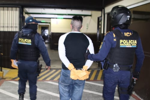 Incidente armado en pleno tránsito de la calzada Roosevelt deja a un hombre capturado