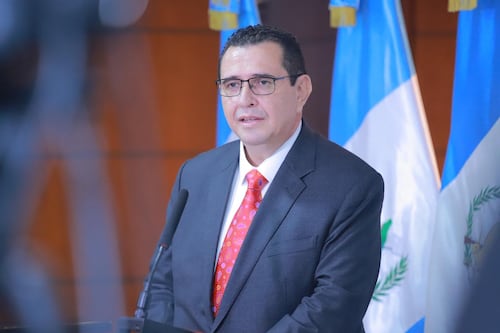 Fiscal general abre la puerta a reactivar casos contra Jimmy Morales y Giammattei