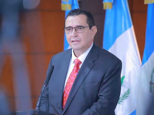 Fiscal general abre la puerta a reactivar casos contra Jimmy Morales y Giammattei