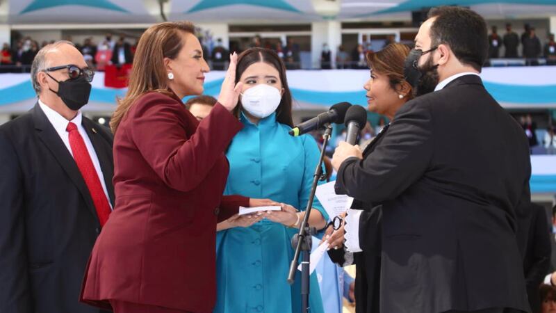 Xiomara Castro asume la Presidencia de Honduras