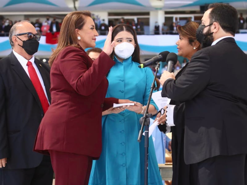 Xiomara Castro asume la Presidencia de Honduras