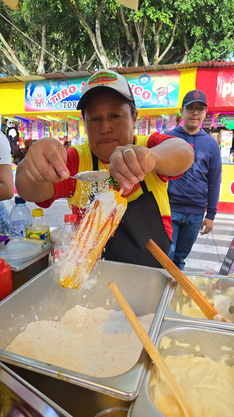 Elotes locos en la Feria de Jocotenango. Foto: Stanley Herrarte