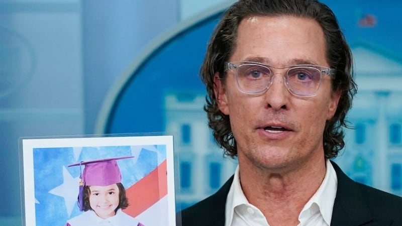Matthew McConaughey comparte historias de víctimas de Uvalde en emotivo discurso
