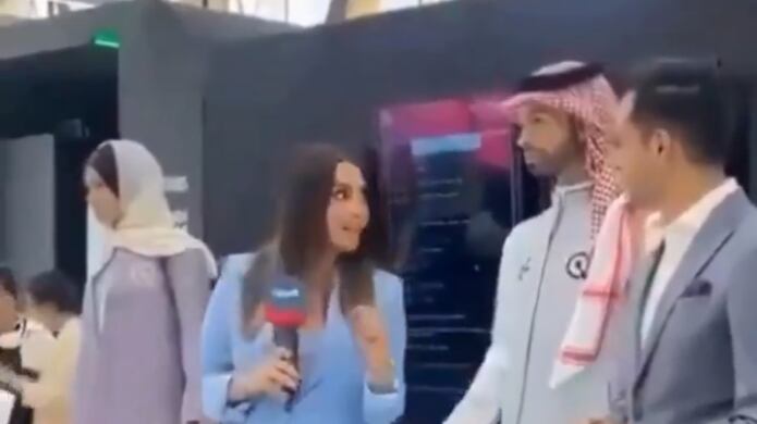 Los usuarios debatieron sobre si lo sucedido con el robot de Arabia Saudita fue en realidad acoso o fue un accidente.